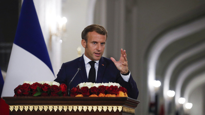 "Macron, Fransa'yı satıyor"