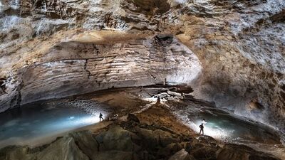 Karanlığı fotoğraflarıyla aydınlatıyor