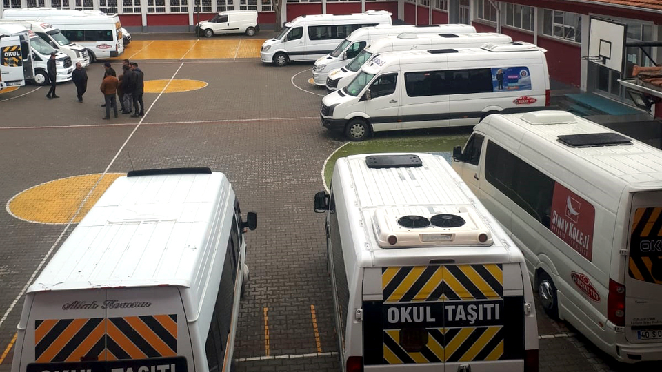 Okul servisleri yönetmeliğinde yeni erteleme