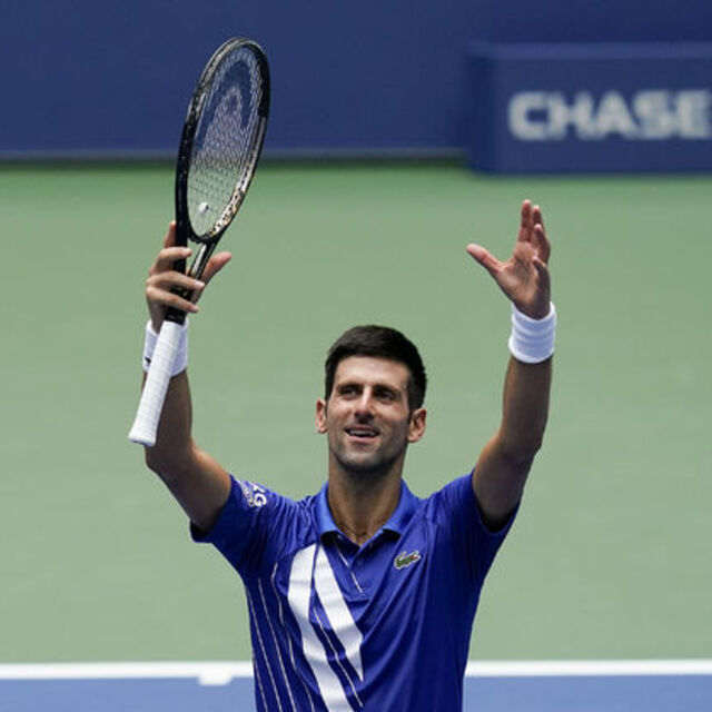 Djokovic ve Osaka üçüncü tura yükseldi