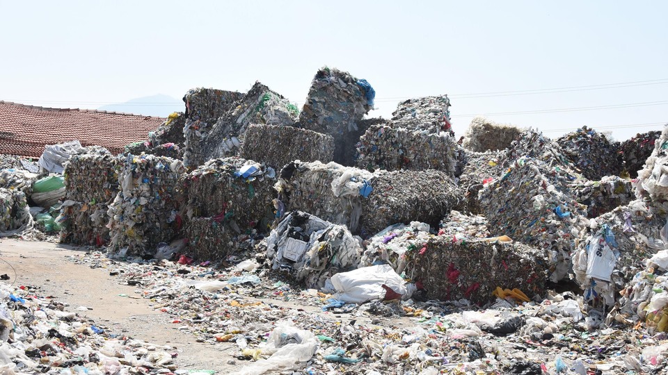 Atık ithalatında kota düşürüldü
