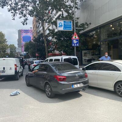 Teşvikiye kördüğümü! Çift sıra park kâbusu