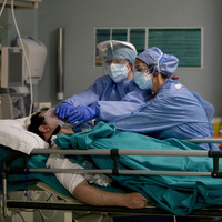 Sağlık çalışanları hakkını istiyor