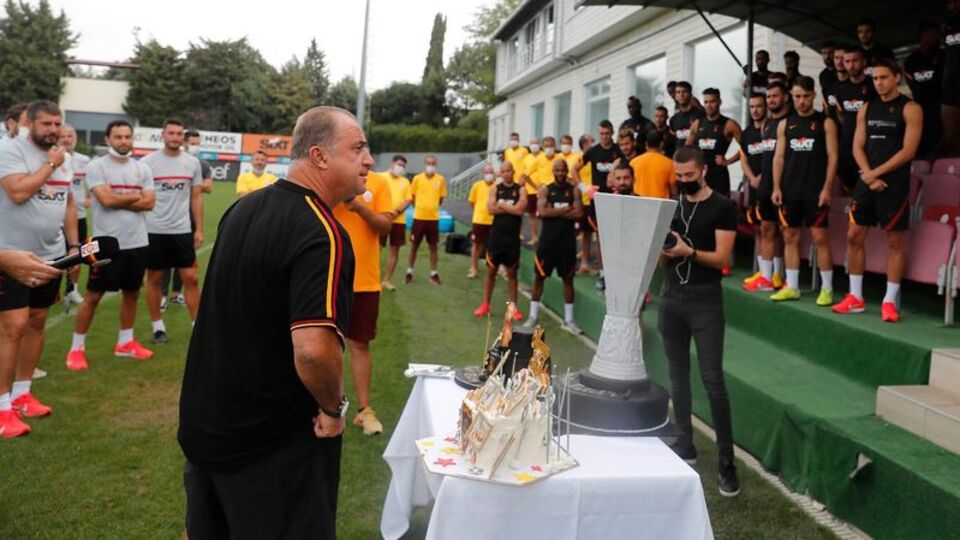 Terim'e doğum günü kutlaması