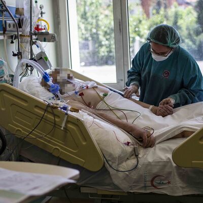 Koronavirüs salgınında yeni vaka sayısı 1612