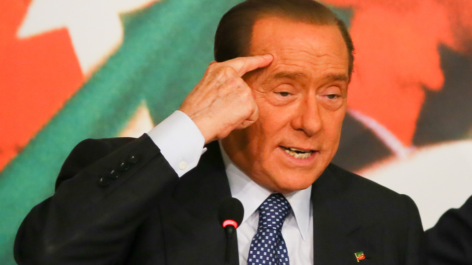 Berlusconi hastaneye kaldırıldı!