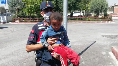 3 yaşında kayboldu! Domates tarlasında uyudu!