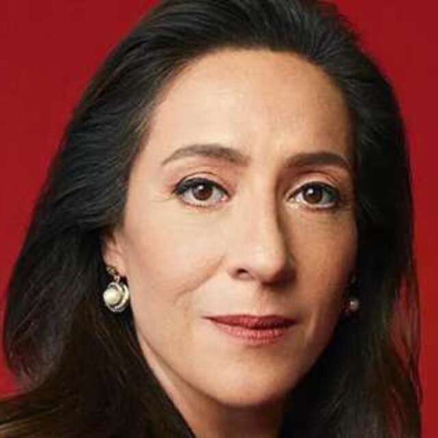 Binnur Kaya kimdir?