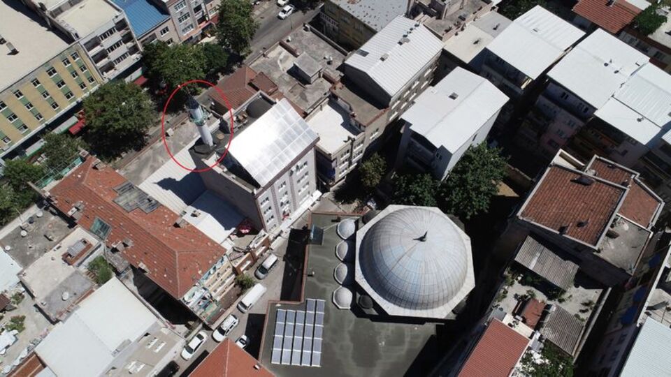 Görünmeyen minarenin duyulmayan ezan sesine şaşırtan çözüm!