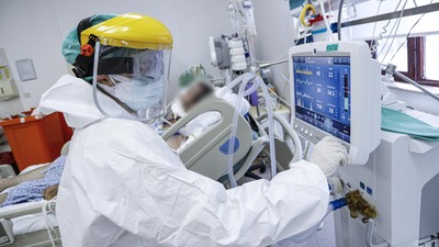 Özel hastanelerin kapısı tekrar açıldı