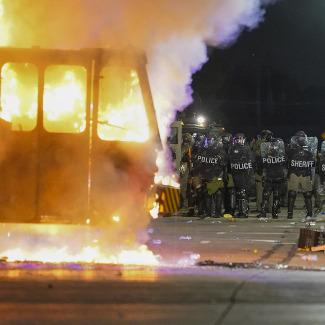 ABD'de polis kurşunuyla vurulan Blake'ten birlik çağrısı