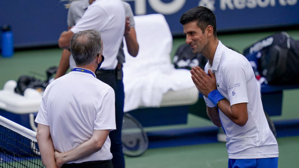 Djokovic diskalifiye edildi!