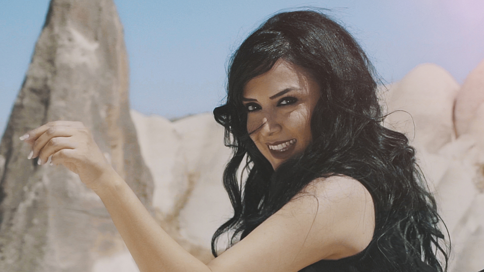 'Kış Gülleri'ni seslendirdi