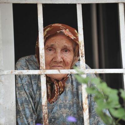 Vicdansız! Altın dişleri çaldı