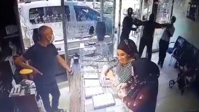 Adana'da silahlı kuyumcu soygunu