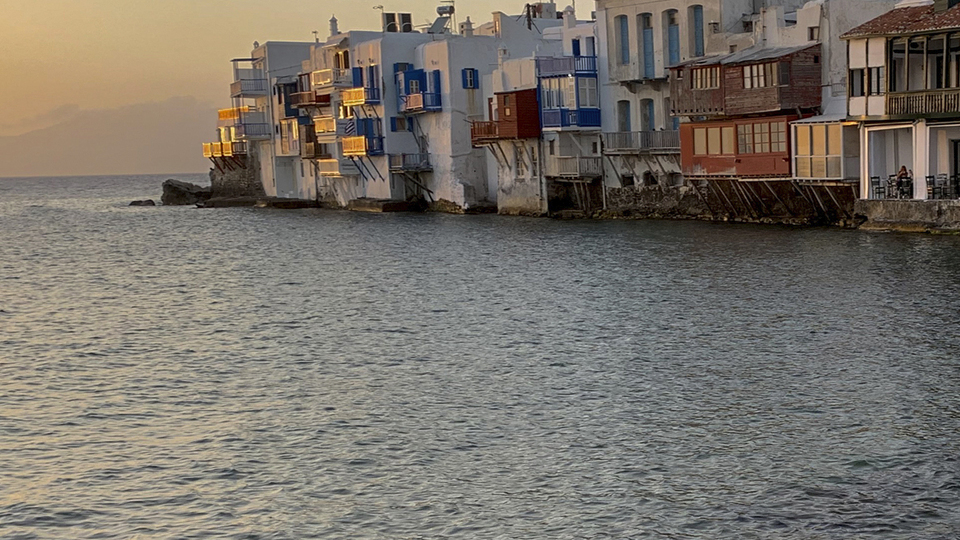 İngiltere'den 7 Yunan adasından gelenlere karantina şartı