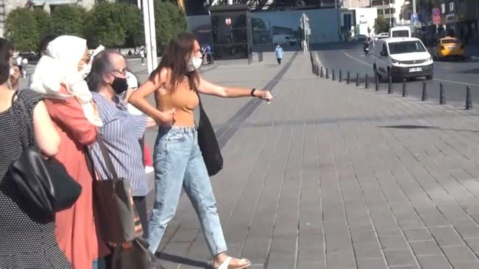 Yaralı yaşlı kadını taksisine almadı!