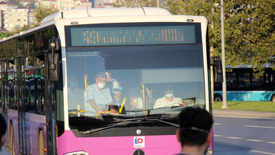 Toplu taşıma yine ayakta yine mesafesiz!