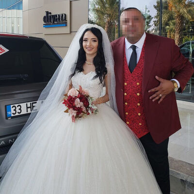 Eski eşinin görüntülerini arkadaşlarıyla paylaşmıştı! Ağlayarak anlattı!