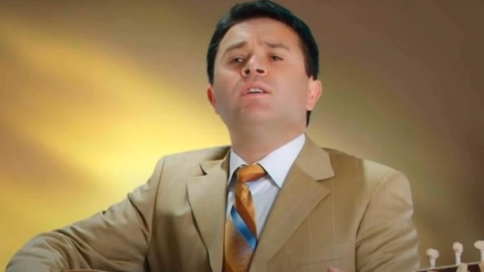 Ünlü türkücü koronavirüs sebebiyle vefat etti