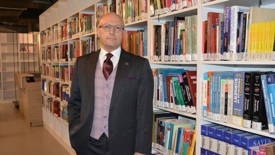 İmam hatip sözlerine tepki yağan Erol Mütercimler'den özür