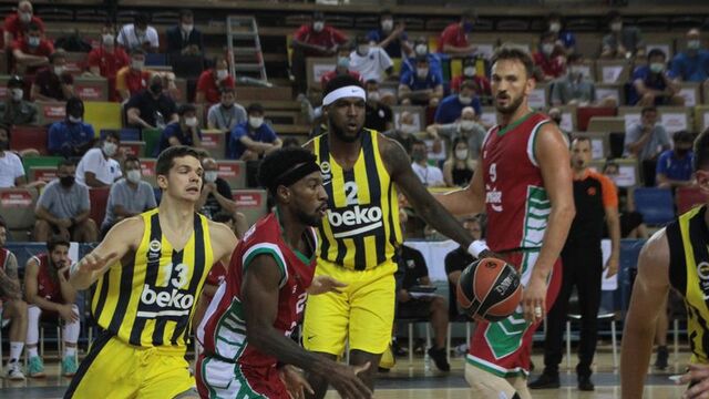 Pınar Karşıyaka, Fenerbahçe Beko'yu devirdi