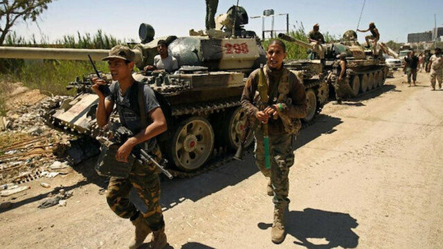Hafter milislerinden Sirte yakınlarına askeri sevkiyat