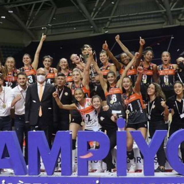 Şampiyonlar Kupası, Eczacıbaşı VitrA'nın