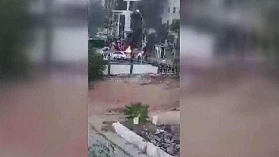 Hafter'in kontrolündeki Bingazi'de binlerce kişi sokağa döküldü