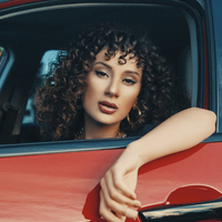 "Şarkı gerçek, alayı yalan"