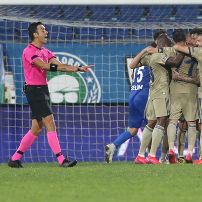 "Bu hakem değil. Bunu sokakta bulup getirmişler"