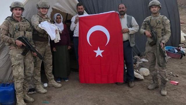 Mehmetçik her şeyi başarır! Doğum da yaptırdı!