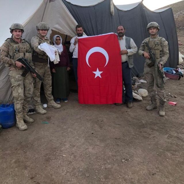 Mehmetçik her şeyi başarır! Doğum da yaptırdı!