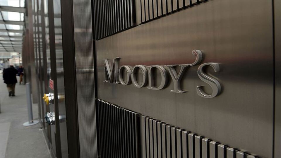Moody's not düşürdü