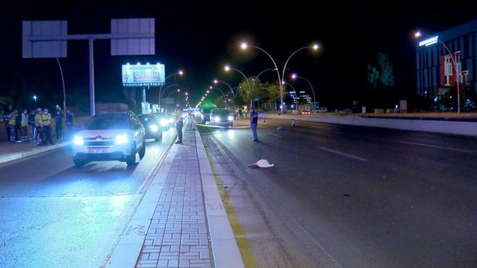 Otomobilin çarptığı kişi feci şekilde can verdi
