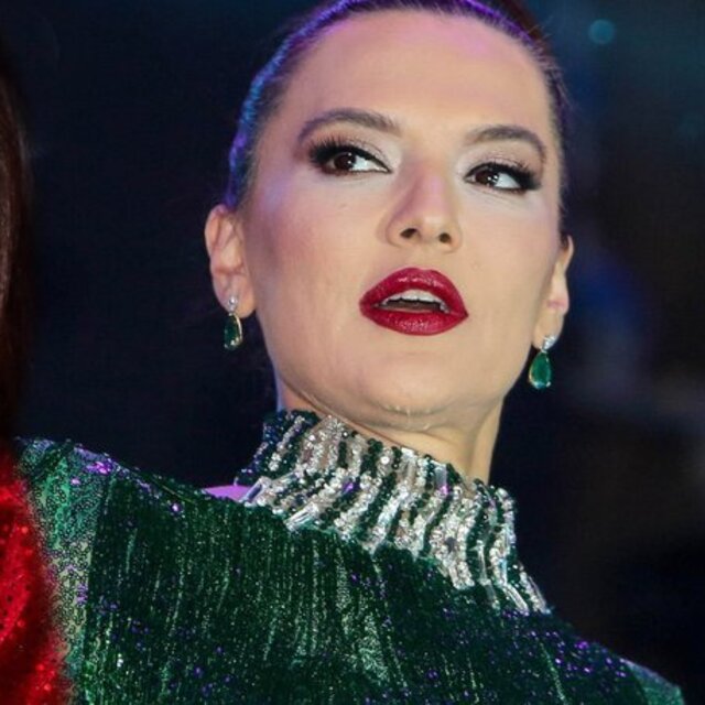 Sevenlerinden dua istedi