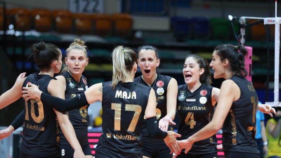 VakıfBank lige galibiyetle başladı