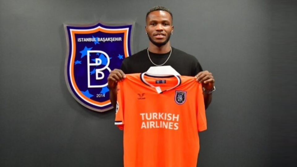 Başakşehir transferi açıkladı!
