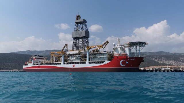 Kanuni sondaj gemisi de Karadeniz'e açılıyor
