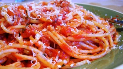 Amatriciana soslu spagetti tarifi