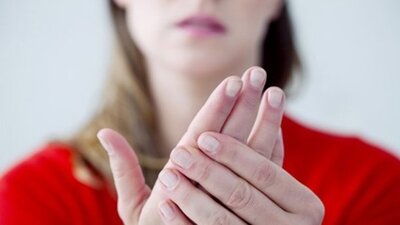 El uyuşmasının neden olur?