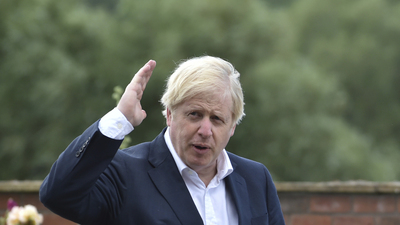 Johnson'ın oğluna gizli vaftiz töreni düzenlenmesine tepki!