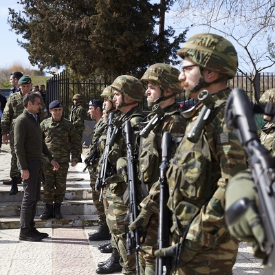 Yunanistan'da zorunlu askerlik süresi uzuyor!
