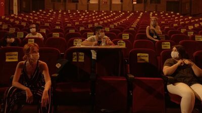 Tiyatrolara yasak kalktı