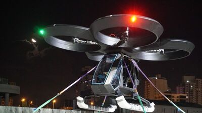 Türkiye'nin ilk uçan arabası Cezeri havalandı