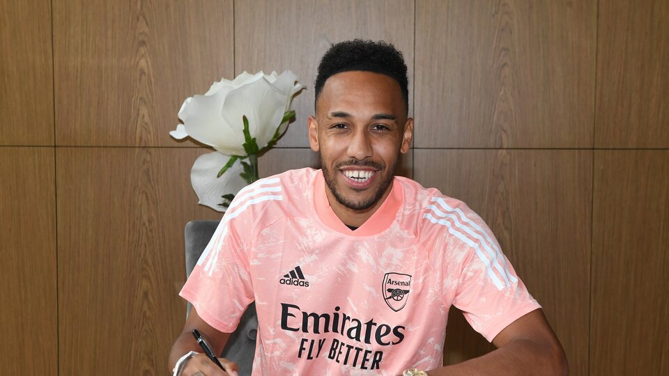 Aubameyang 2023'e kadar Arsenal'da