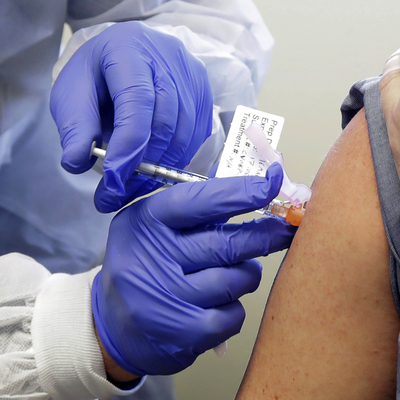 Covid-19 aşı adayının klinik denemelerinde yan etkilere rastlandı