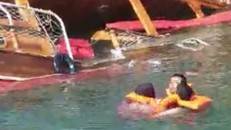 Şanlıurfa Halfeti'de tur teknesi battı!