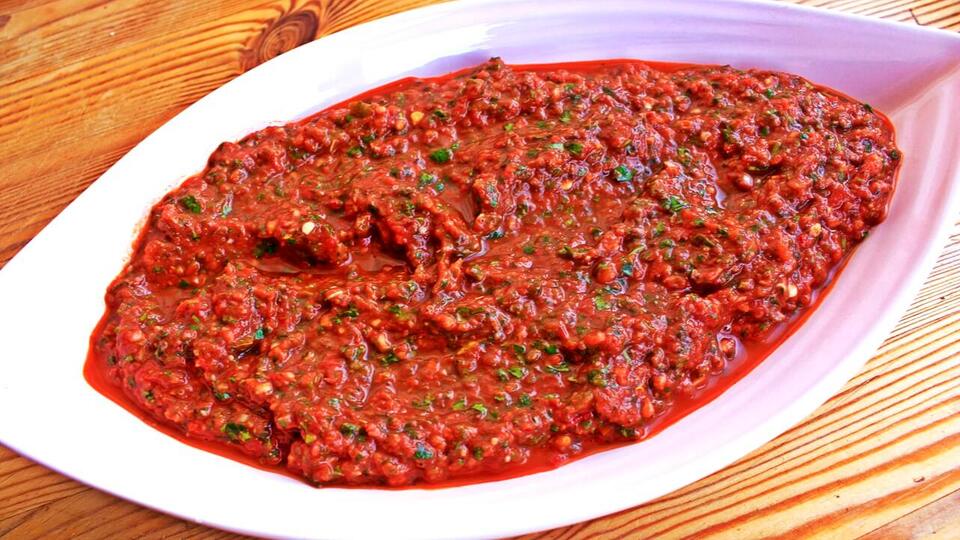 Nefis acılı ezme tarifi ve püf noktaları