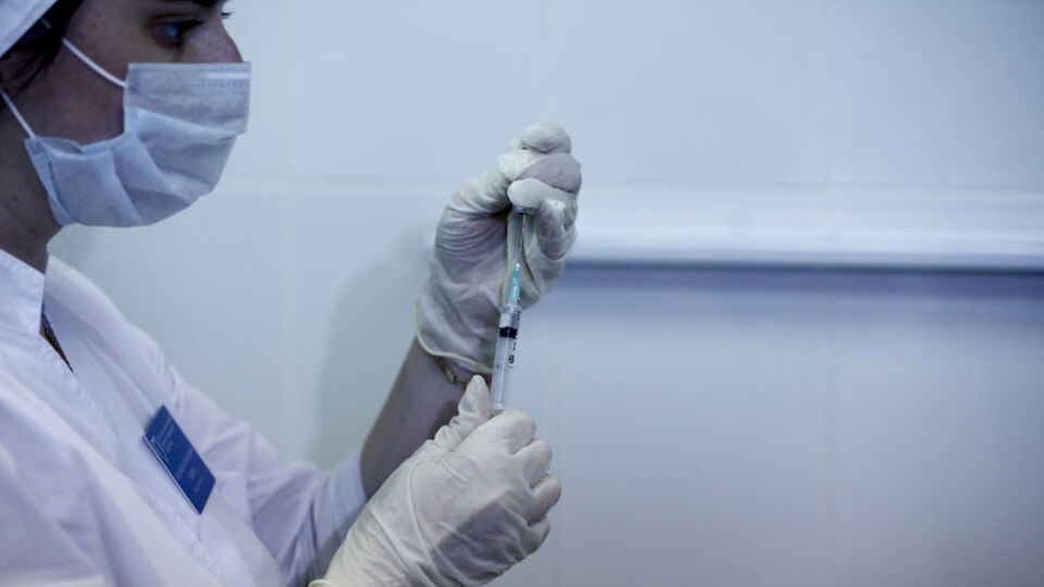 Aşı araştırması! 5.9 milyar dozun yarısını kim rezerve etti?